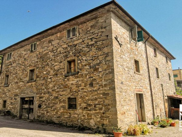 casa indipendente in vendita a Caprese Michelangelo in zona Trecciano