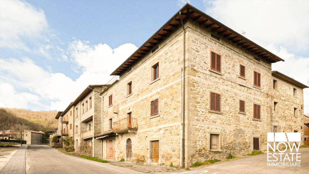 casa indipendente in vendita a Caprese Michelangelo