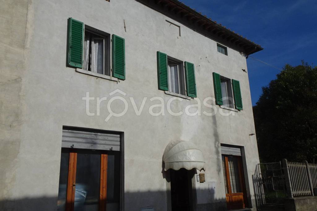 casa indipendente in vendita a Castel Focognano in zona Rassina