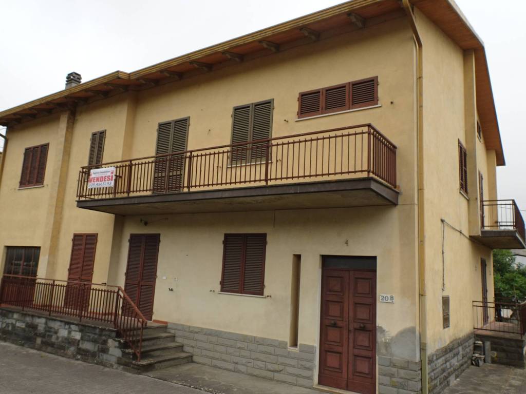 casa indipendente in vendita a Castel Focognano in zona Rassina