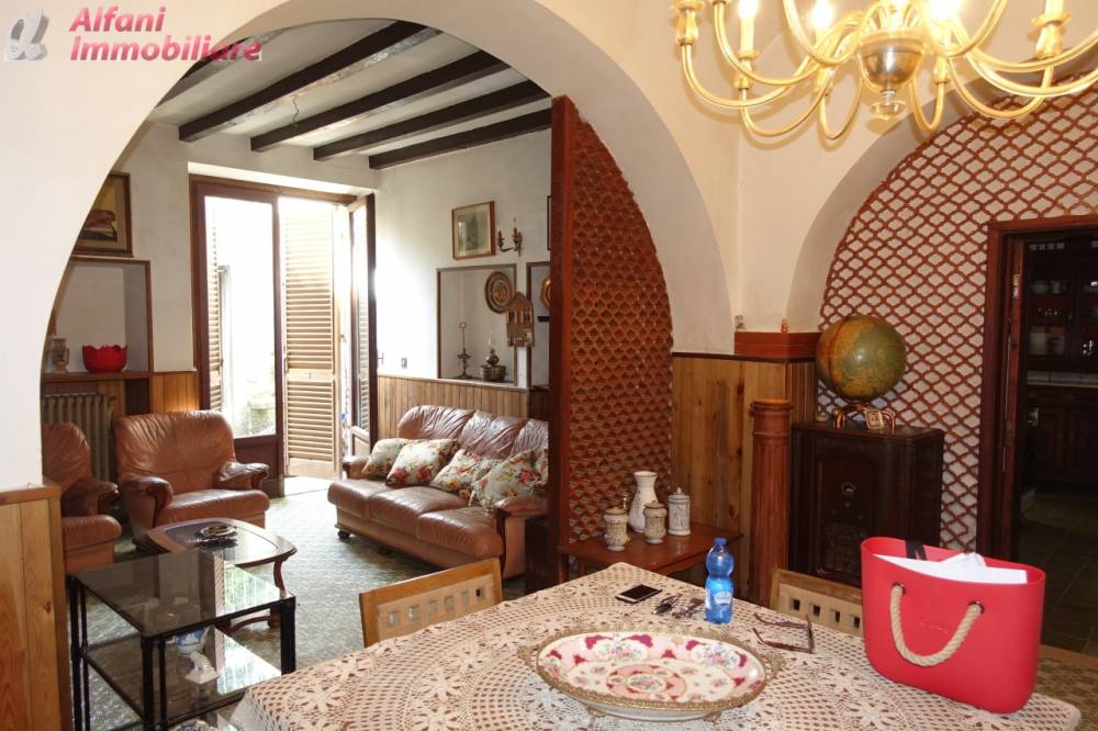 casa indipendente in vendita a Castel Focognano in zona Rassina