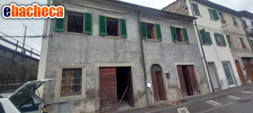casa indipendente in vendita a Castel Focognano in zona Rassina