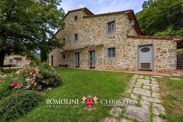 casa indipendente in vendita a Castel Focognano