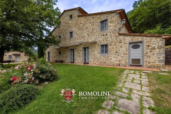 casa indipendente in vendita a Castel Focognano