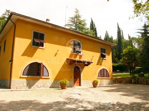 casa indipendente in vendita a Castel Focognano in zona Rassina
