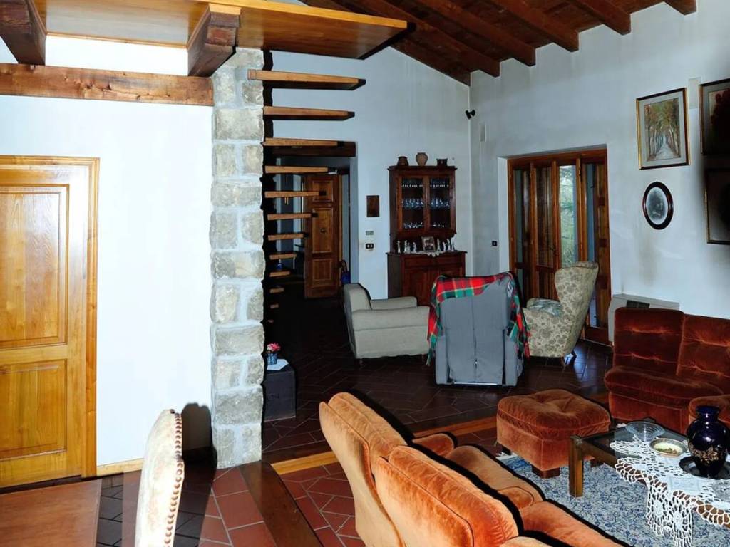casa indipendente in vendita a Castel Focognano