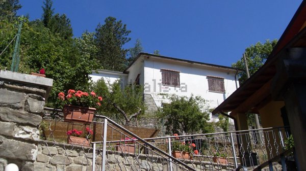 casa indipendente in vendita a Castel Focognano in zona Carda
