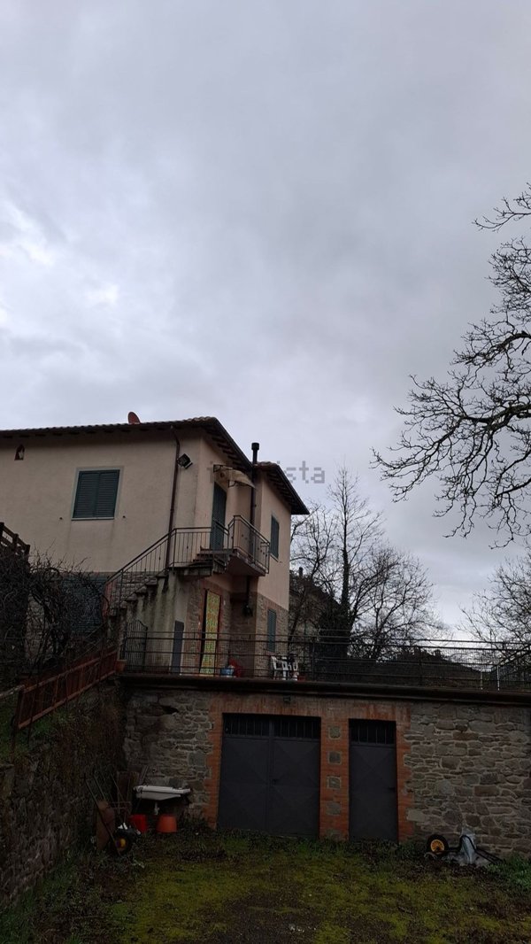 casa indipendente in vendita a Castel Focognano in zona Carda