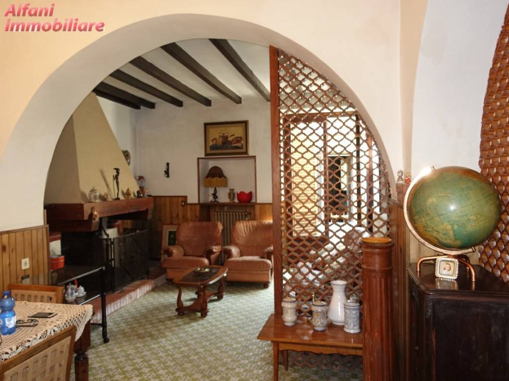 casa indipendente in vendita a Castel Focognano in zona Rassina