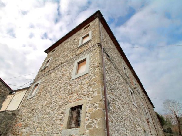 casa indipendente in vendita a Castel Focognano in zona Rassina