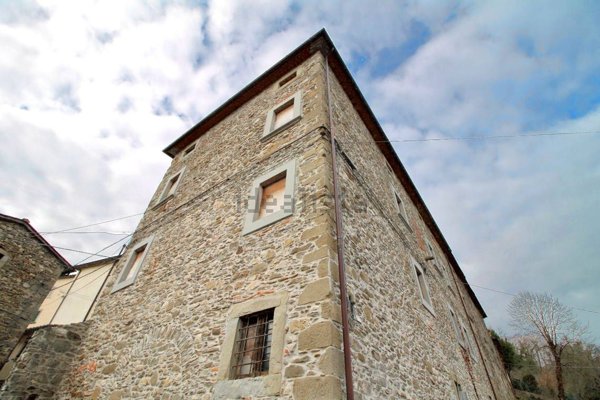 casa indipendente in vendita a Castel Focognano in zona Rassina