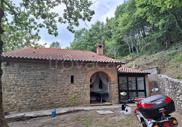 casa indipendente in vendita a Castel Focognano