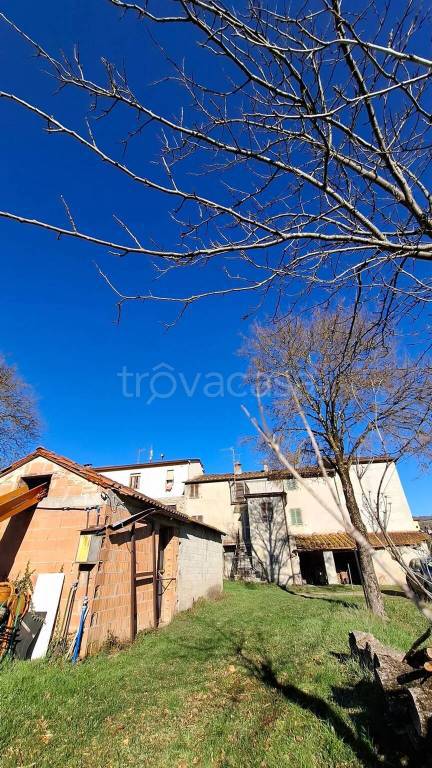 casa indipendente in vendita a Castel Focognano in zona Salutio