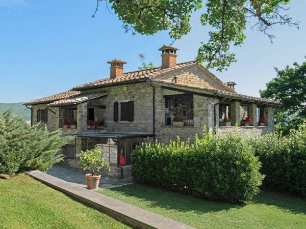 casale in vendita a Castel Focognano in zona Castel Focognano