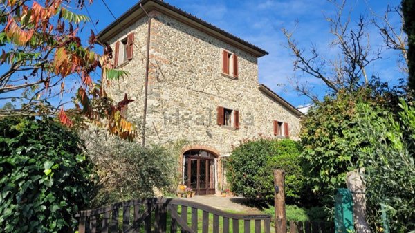 pentavano in vendita a Castel Focognano in zona Pieve a Socana