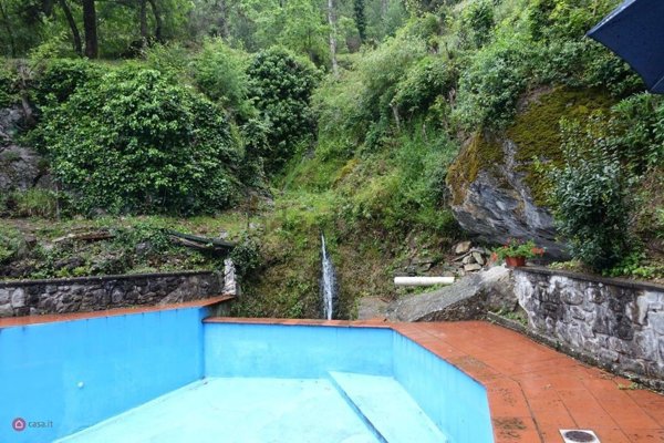 casa indipendente in vendita a Castel Focognano in zona Rassina