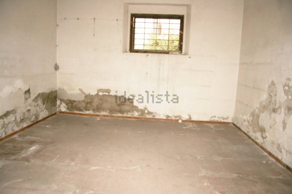 locale commerciale in vendita a Castel Focognano in zona Rassina