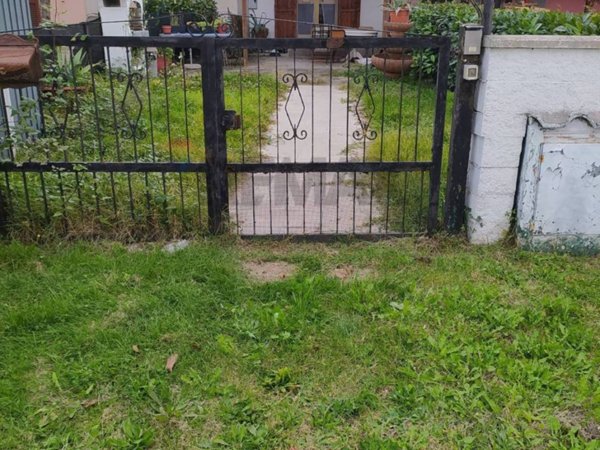 casa indipendente in vendita a Castel Focognano in zona Rassina