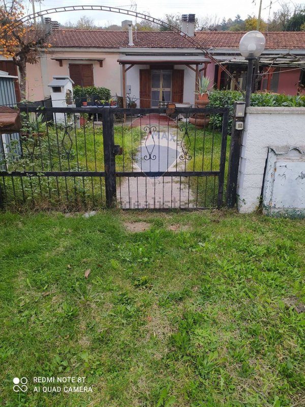 casa indipendente in vendita a Castel Focognano in zona Rassina