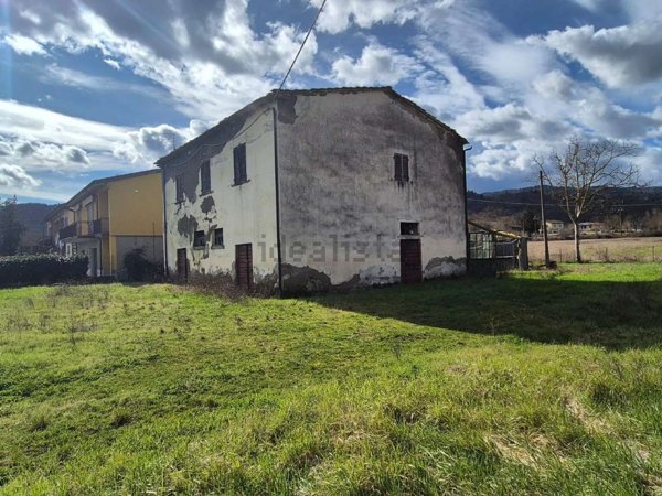casa indipendente in vendita a Castel Focognano in zona Pieve a Socana