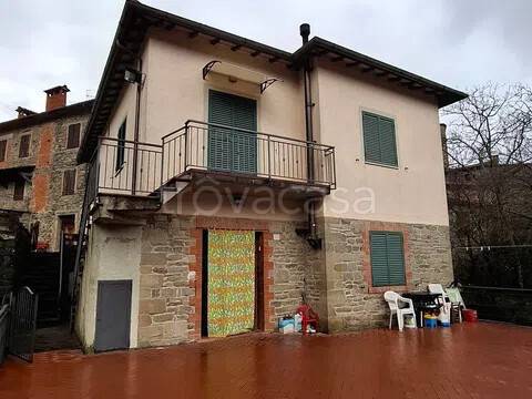 casa indipendente in vendita a Castel Focognano in zona Carda