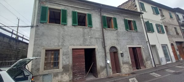 casa indipendente in vendita a Castel Focognano in zona Rassina