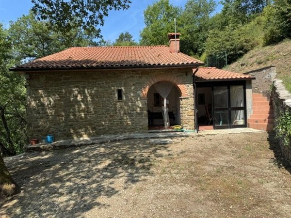 casa indipendente in vendita a Castel Focognano in zona Castel Focognano