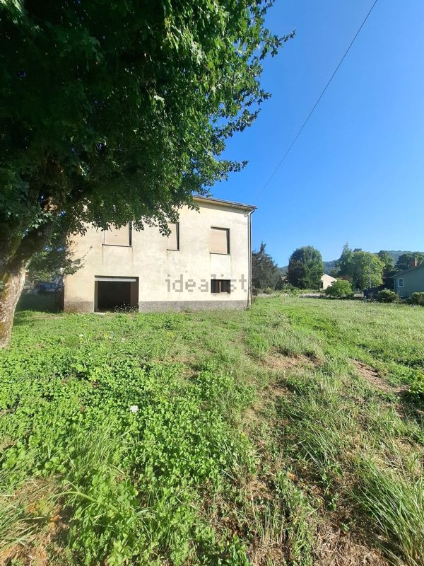 casa indipendente in vendita a Castel Focognano in zona Salutio