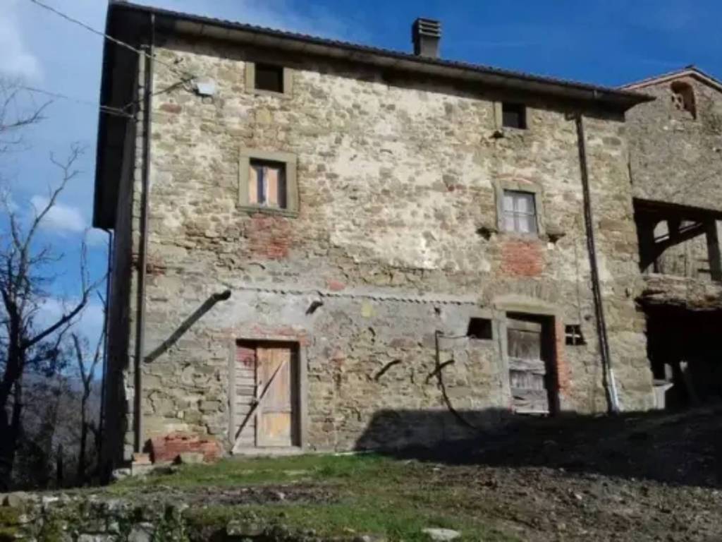 casa indipendente in vendita a Castel Focognano in zona Castel Focognano
