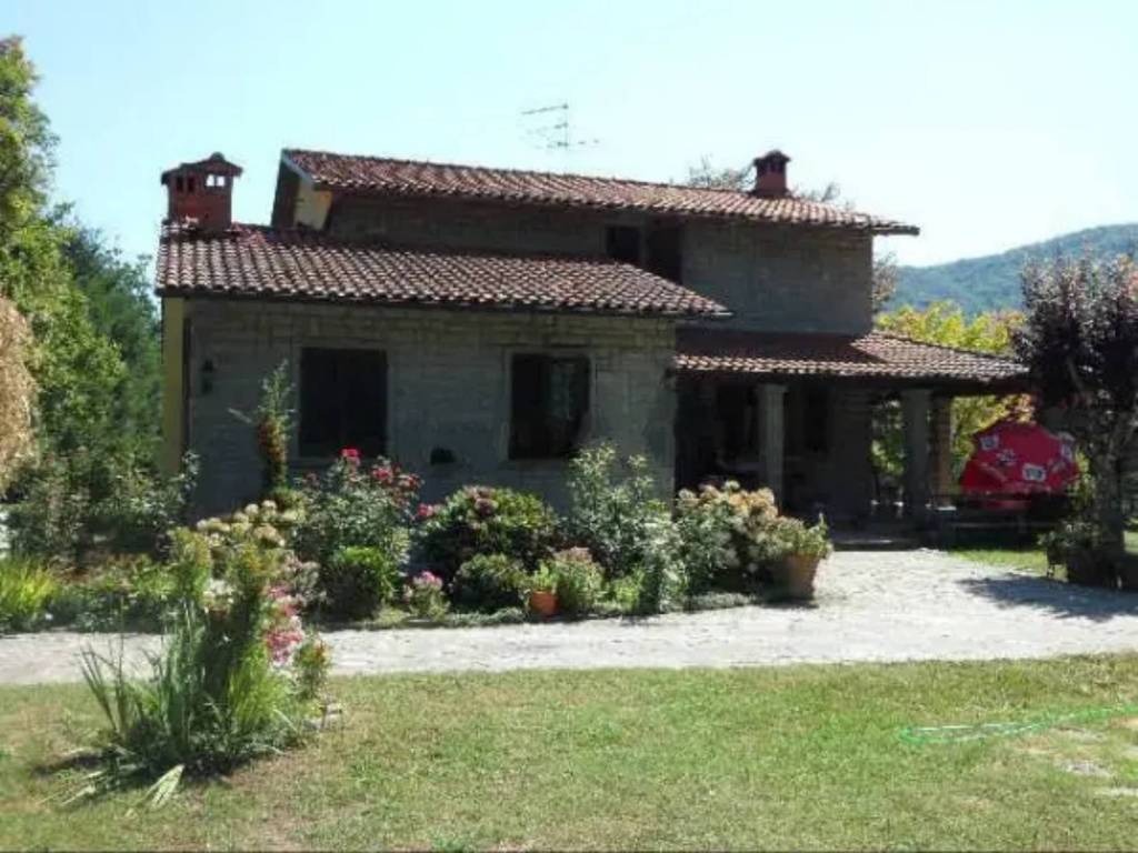 casa indipendente in vendita a Castel San Niccolò in zona Cetica