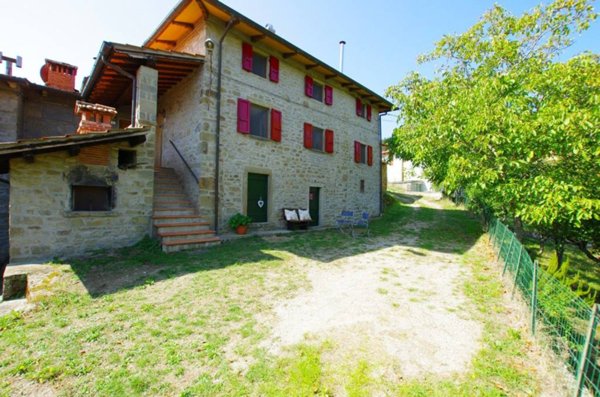 casa indipendente in vendita a Castel San Niccolò in zona Cetica