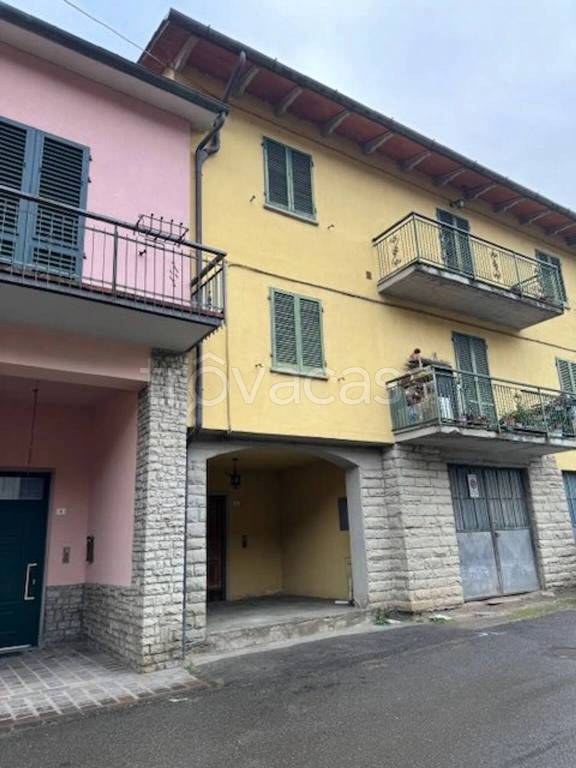 appartamento in vendita a Castel San Niccolò in zona Prato di Strada