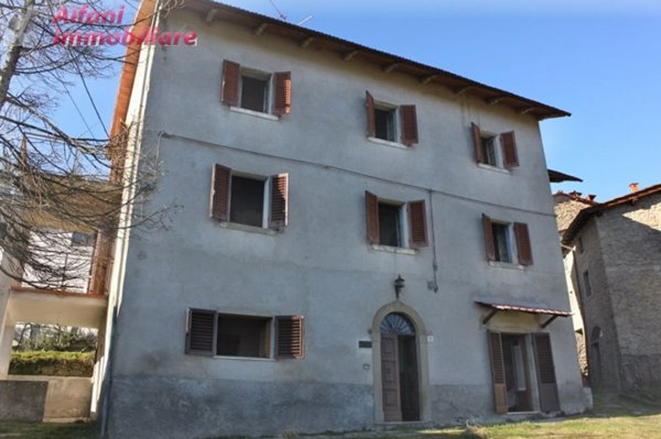 casa indipendente in vendita a Castel San Niccolò in zona Garliano