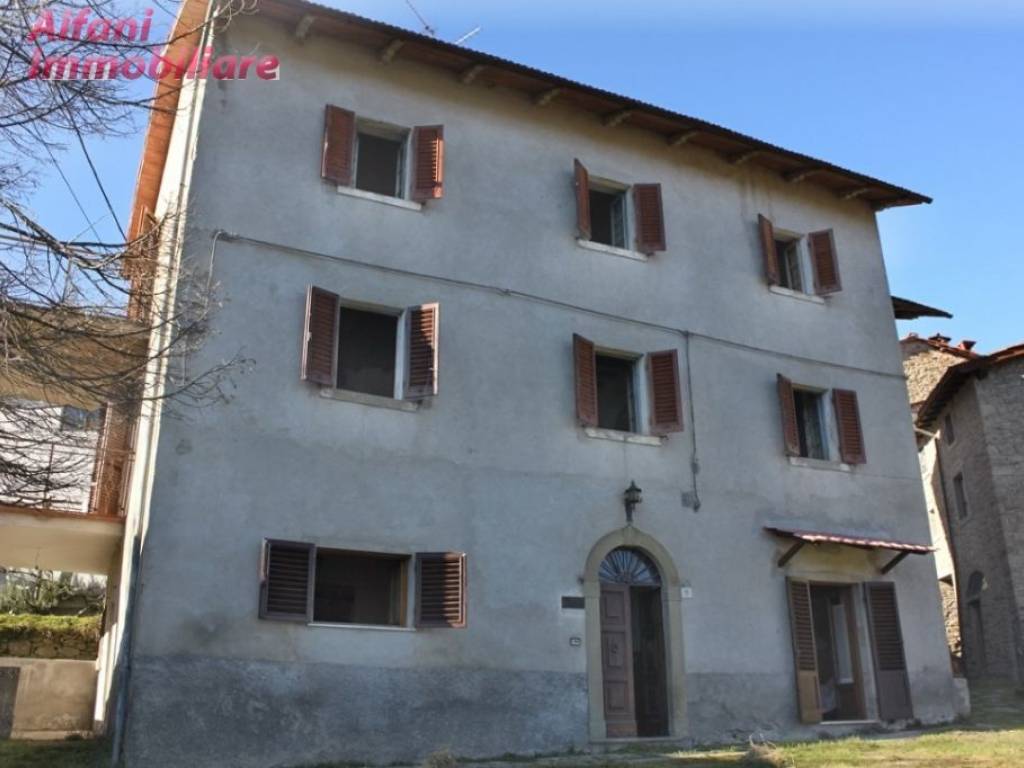 casa indipendente in vendita a Castel San Niccolò in zona Garliano
