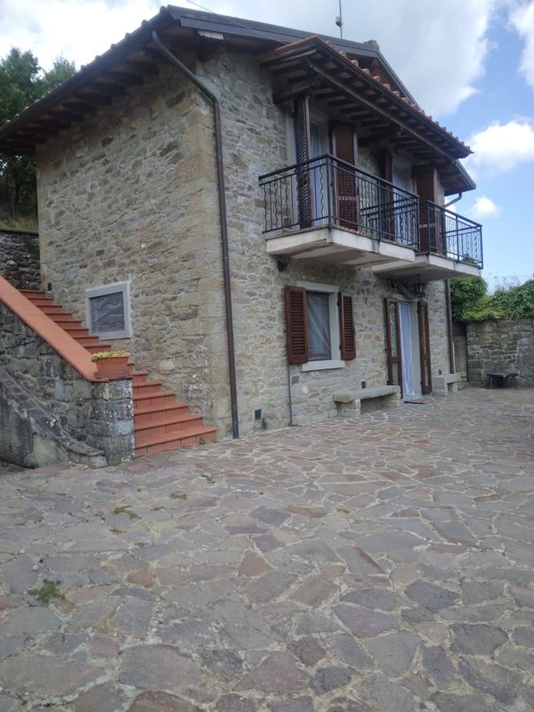 casa indipendente in vendita a Castel San Niccolò in zona Cetica