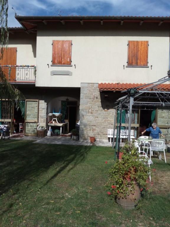 casa indipendente in vendita a Castel San Niccolò in zona Cetica