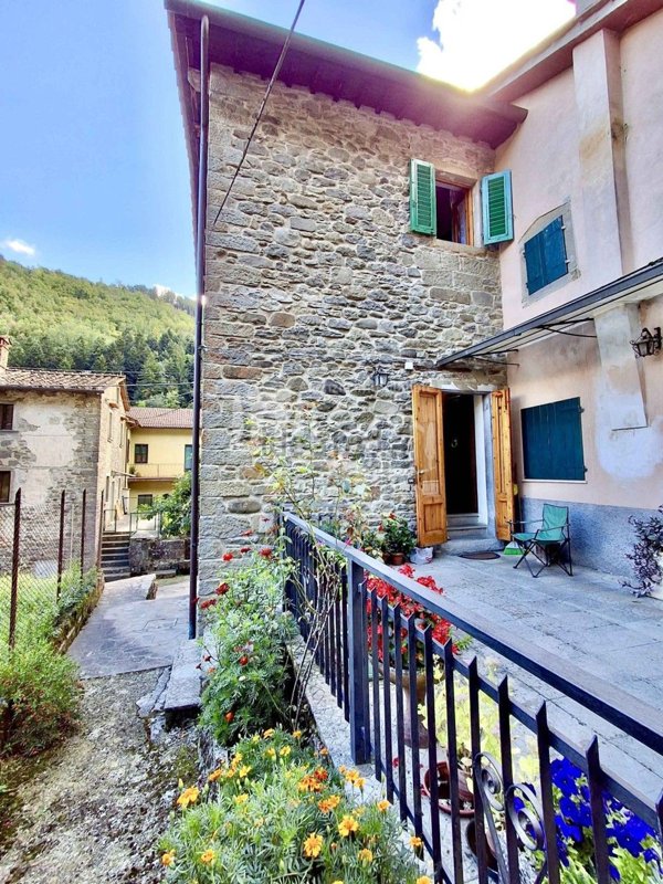 appartamento in vendita a Castel San Niccolò in zona Rifiglio