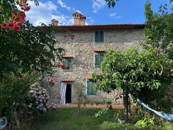 casa indipendente in vendita a Castel San Niccolò in zona Cetica