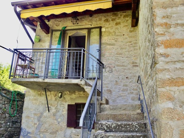 casa semindipendente in vendita a Castel San Niccolò