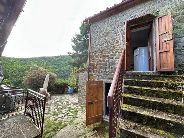 appartamento in vendita a Castel San Niccolò in zona Garliano