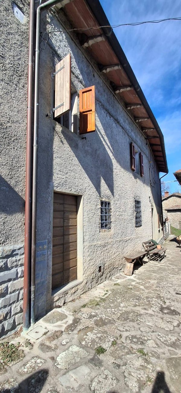 casa indipendente in vendita a Castel San Niccolò in zona Cetica