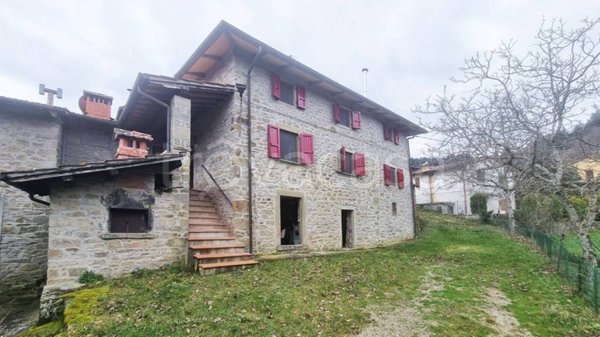 casa indipendente in vendita a Castel San Niccolò in zona Cetica