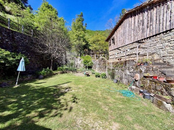 pentavano in vendita a Castel San Niccolò