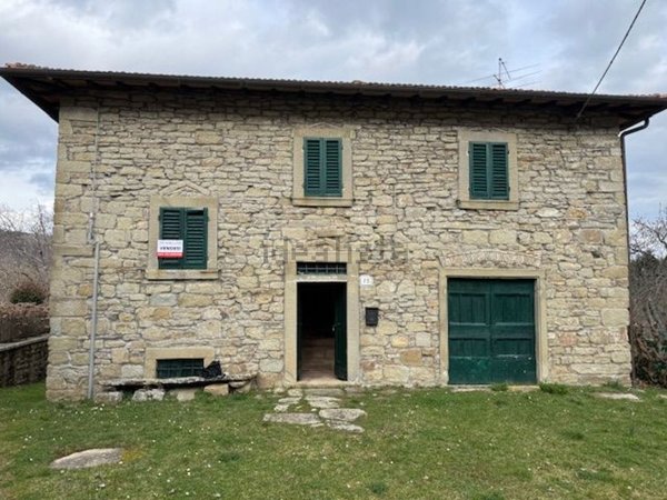 casa indipendente in vendita a Castel San Niccolò in zona Caiano