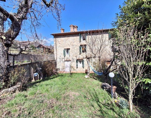 casa indipendente in vendita a Castel San Niccolò in zona Cetica