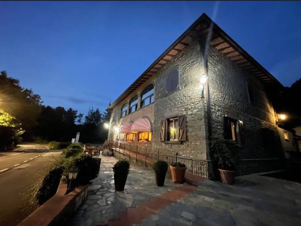 casa indipendente in vendita a Castel San Niccolò in zona Cetica