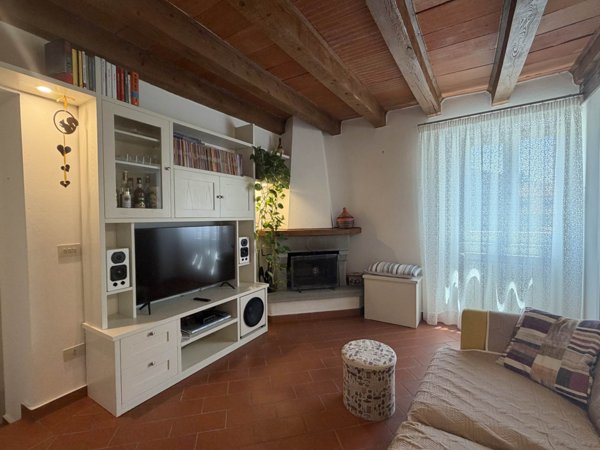 appartamento in vendita a Castel San Niccolò in zona Borgo alla Collina