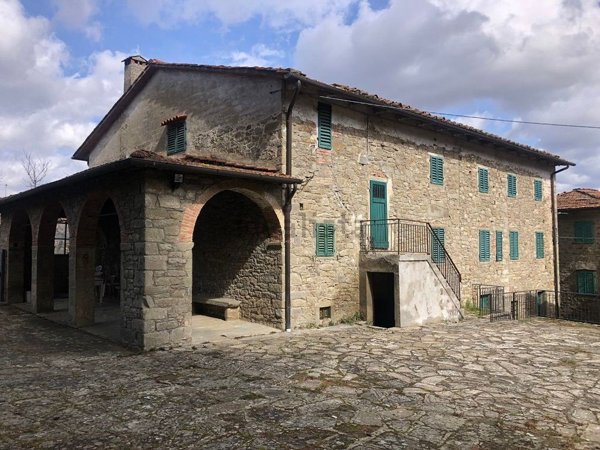 casale in vendita a Castel San Niccolò in zona Garliano
