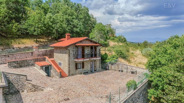 casale in vendita a Castel San Niccolò in zona Cetica