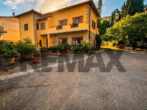 casa indipendente in vendita a Castel San Niccolò in zona Borgo alla Collina